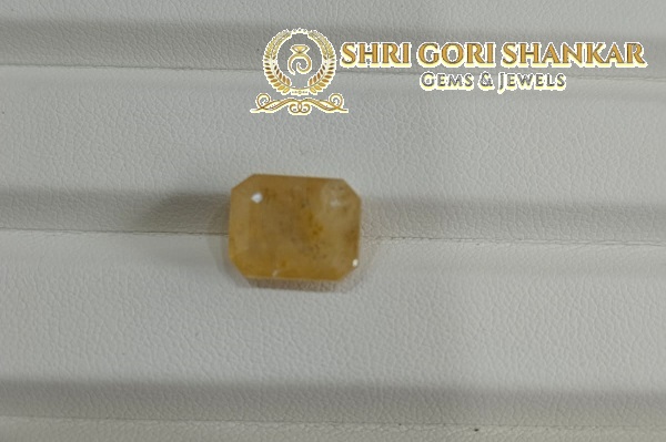 Yellow Sapphire 7.35 CT (8.25 Ratti)